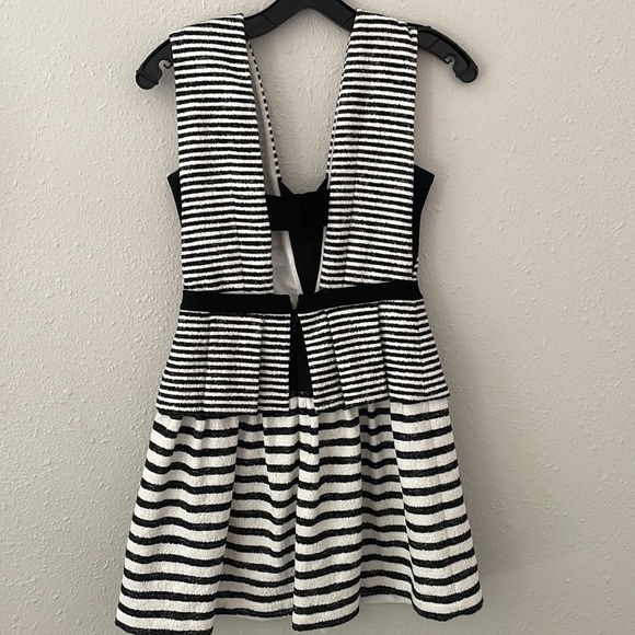 BCBG MaxAzria Black & White Stripe Mini Dress size 2 - Picture 4 of 5